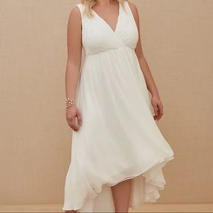 🎉 HOST PICK 🎉 NWT Torrid Special Occasion Ivory Chiffon Hi-lo Dress Size 12